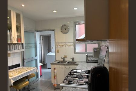 Apartamento à venda com 182m², 4 quartos e 4 vagas Apartamento à venda com 182m², 4 quartos e 4 vagasCozinha