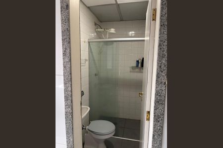 Apartamento à venda com 182m², 4 quartos e 4 vagas Apartamento à venda com 182m², 4 quartos e 4 vagasBanho de serviço