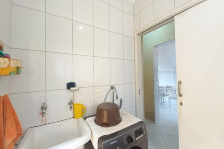 Casa à venda com 419m², 4 quartos e 1 vagaÁrea de Serviço