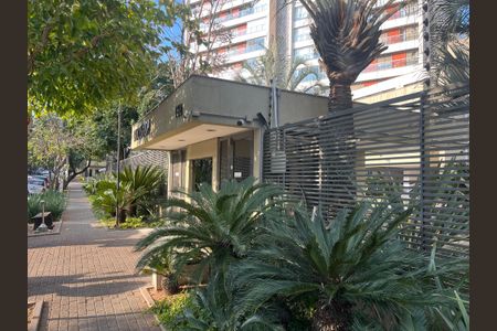 Apartamento à venda com 255m², 4 quartos e 4 vagasFachada