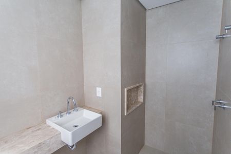 Apartamento à venda com 155m², 2 quartos e 3 vagasBanheiro do Quarto 2