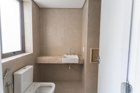 Apartamento à venda com 155m², 2 quartos e 3 vagasBanheiro do Quarto 2