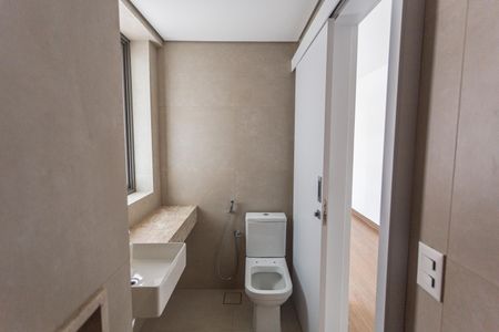 Apartamento à venda com 155m², 2 quartos e 3 vagasBanheiro do Quarto 1