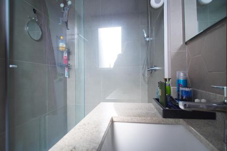 Apartamento à venda com 76m², 3 quartos e 2 vagasBanheiro da Suíte