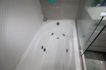 Apartamento à venda com 140m², 3 quartos e 3 vagasBanheiro da Suíte 2