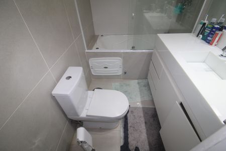 Apartamento à venda com 140m², 3 quartos e 3 vagasBanheiro da Suíte 2