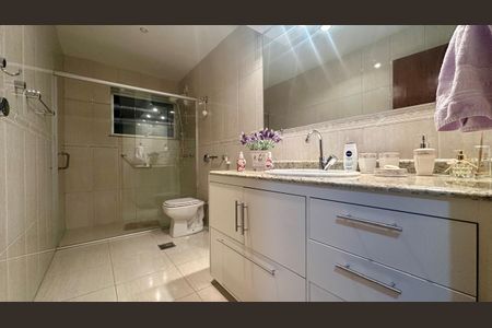 Apartamento à venda com 190m², 4 quartos e 2 vagasBanheiro