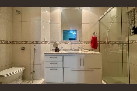 Apartamento à venda com 190m², 4 quartos e 2 vagasBanheiro