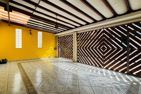 Casa à venda com 320m², 5 quartos e 3 vagas Casa à venda com 320m², 5 quartos e 3 vagasGaragem