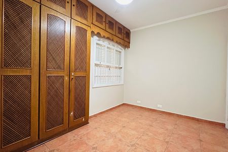 Casa à venda com 320m², 5 quartos e 3 vagas Casa à venda com 320m², 5 quartos e 3 vagasQuarto 4