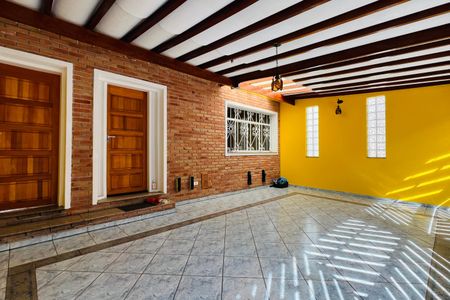Casa à venda com 320m², 5 quartos e 3 vagas Casa à venda com 320m², 5 quartos e 3 vagasGaragem