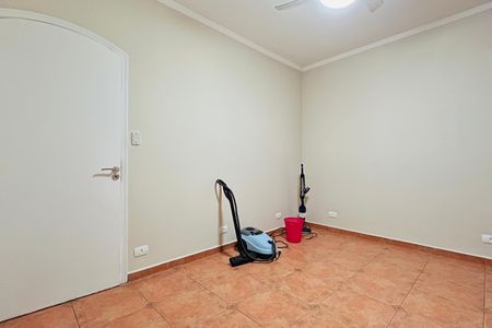Casa à venda com 320m², 5 quartos e 3 vagas Casa à venda com 320m², 5 quartos e 3 vagasQuarto 4