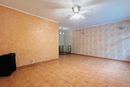 Casa à venda com 320m², 5 quartos e 3 vagas Casa à venda com 320m², 5 quartos e 3 vagasSala
