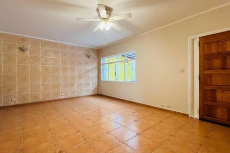 Casa à venda com 320m², 5 quartos e 3 vagas Casa à venda com 320m², 5 quartos e 3 vagasSala