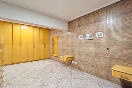 Casa à venda com 320m², 5 quartos e 3 vagas Casa à venda com 320m², 5 quartos e 3 vagasQuarto 1