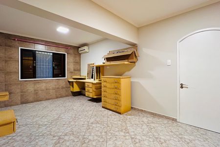 Casa à venda com 320m², 5 quartos e 3 vagas Casa à venda com 320m², 5 quartos e 3 vagasQuarto 1