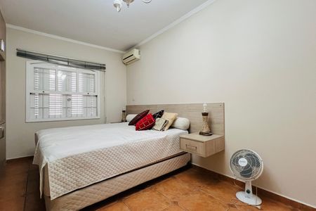 Casa à venda com 320m², 5 quartos e 3 vagas Casa à venda com 320m², 5 quartos e 3 vagasSuíte