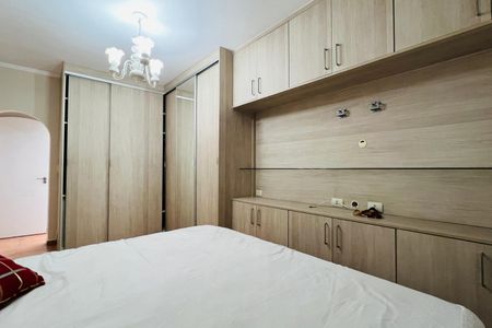 Casa à venda com 320m², 5 quartos e 3 vagas Casa à venda com 320m², 5 quartos e 3 vagasSuíte