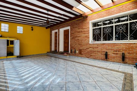 Casa à venda com 320m², 5 quartos e 3 vagas Casa à venda com 320m², 5 quartos e 3 vagasGaragem