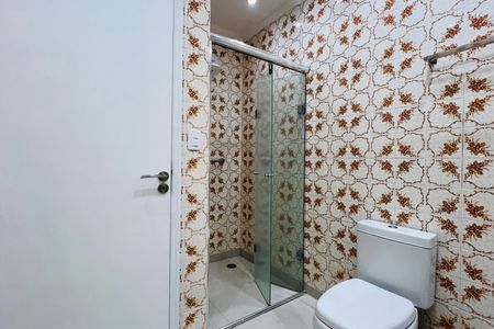 Casa à venda com 320m², 5 quartos e 3 vagas Casa à venda com 320m², 5 quartos e 3 vagasBanheiro da Suíte