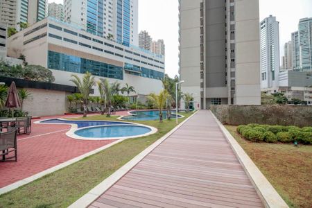 Apartamento à venda com 92m², 3 quartos e 2 vagas Apartamento à venda com 92m², 3 quartos e 2 vagasÁrea comum - Piscina
