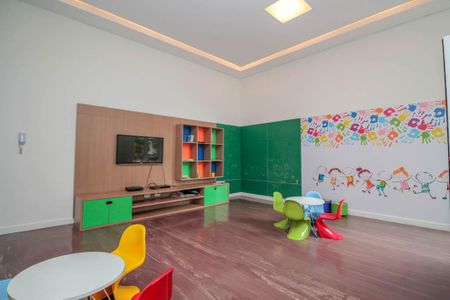 Apartamento à venda com 92m², 3 quartos e 2 vagas Apartamento à venda com 92m², 3 quartos e 2 vagasÁrea comum - Playground