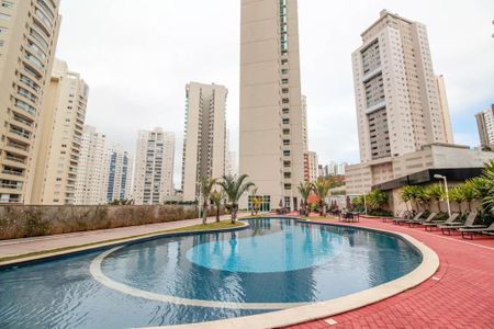Apartamento à venda com 92m², 3 quartos e 2 vagas Apartamento à venda com 92m², 3 quartos e 2 vagasÁrea comum - Piscina