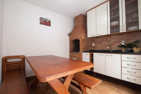 Casa à venda com 200m², 3 quartos e 2 vagas Casa à venda com 200m², 3 quartos e 2 vagasÁrea comum