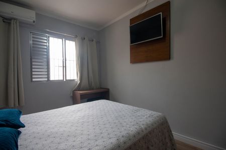 Casa à venda com 200m², 3 quartos e 2 vagas Casa à venda com 200m², 3 quartos e 2 vagasQuarto 1