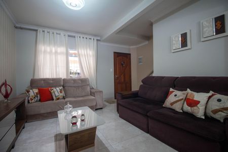 Casa à venda com 200m², 3 quartos e 2 vagas Casa à venda com 200m², 3 quartos e 2 vagasSala