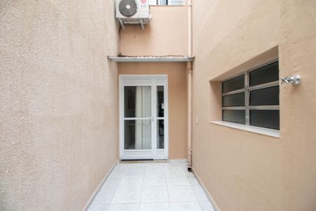 Casa à venda com 200m², 3 quartos e 2 vagas Casa à venda com 200m², 3 quartos e 2 vagasÁrea comum