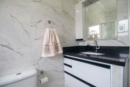 Casa à venda com 200m², 3 quartos e 2 vagas Casa à venda com 200m², 3 quartos e 2 vagasBanheiro