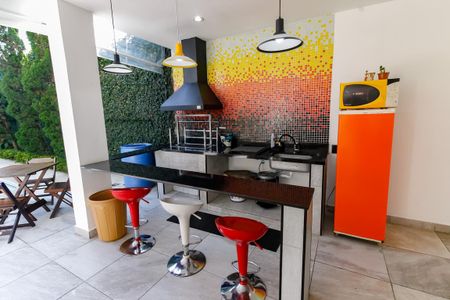 Casa para alugar com 800m², 7 quartos e 4 vagasÁrea - Piscina (churrasqueira)