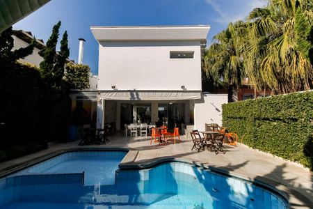 Casa para alugar com 800m², 7 quartos e 4 vagasÁrea - Piscina