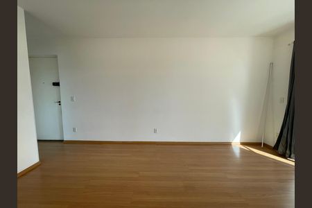 Apartamento para alugar com 69m², 3 quartos e 1 vaga Apartamento para alugar com 69m², 3 quartos e 1 vagaSala