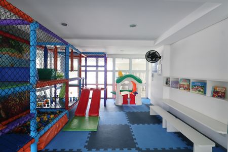 Apartamento para alugar com 120m², 2 quartos e 2 vagasÁrea comum - Brinquedoteca