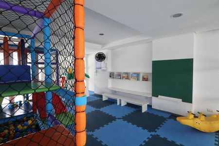 Apartamento para alugar com 120m², 2 quartos e 2 vagasÁrea comum - Brinquedoteca