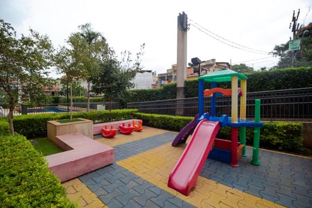 Apartamento à venda com 100m², 2 quartos e 1 vaga Apartamento à venda com 100m², 2 quartos e 1 vagaÁrea comum - Playground