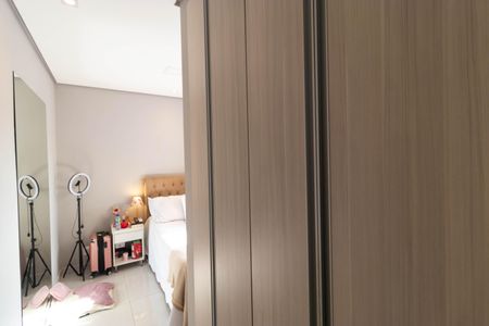 Apartamento à venda com 100m², 2 quartos e 1 vaga Apartamento à venda com 100m², 2 quartos e 1 vagaQuarto 01