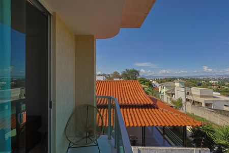 Casa à venda com 284m², 6 quartos e 4 vagas Casa à venda com 284m², 6 quartos e 4 vagasVaranda do Quarto 5