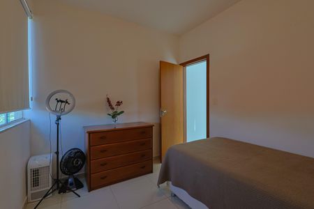 Casa à venda com 284m², 6 quartos e 4 vagas Casa à venda com 284m², 6 quartos e 4 vagasQuarto 3