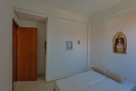 Casa à venda com 284m², 6 quartos e 4 vagas Casa à venda com 284m², 6 quartos e 4 vagasQuarto 1