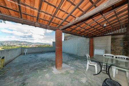 Casa à venda com 350m², 2 quartos e 5 vagasÁrea Externa