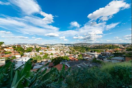 Casa à venda com 350m², 2 quartos e 5 vagasVista da Área Externa