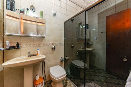 Casa à venda com 350m², 2 quartos e 5 vagasBanheiro