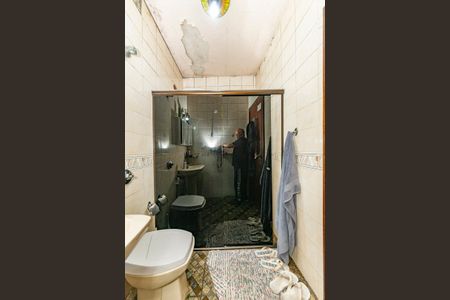 Casa à venda com 350m², 2 quartos e 5 vagasBanheiro