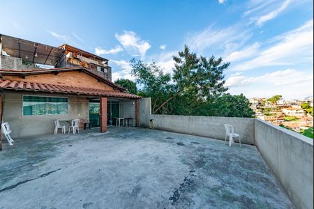 Casa à venda com 350m², 2 quartos e 5 vagasÁrea Externa