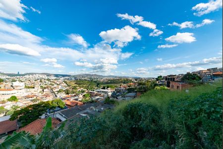 Casa à venda com 350m², 2 quartos e 5 vagasVista da Área Externa