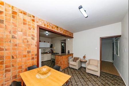 Casa à venda com 350m², 2 quartos e 5 vagasSala 