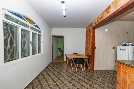 Casa à venda com 350m², 2 quartos e 5 vagasSala 